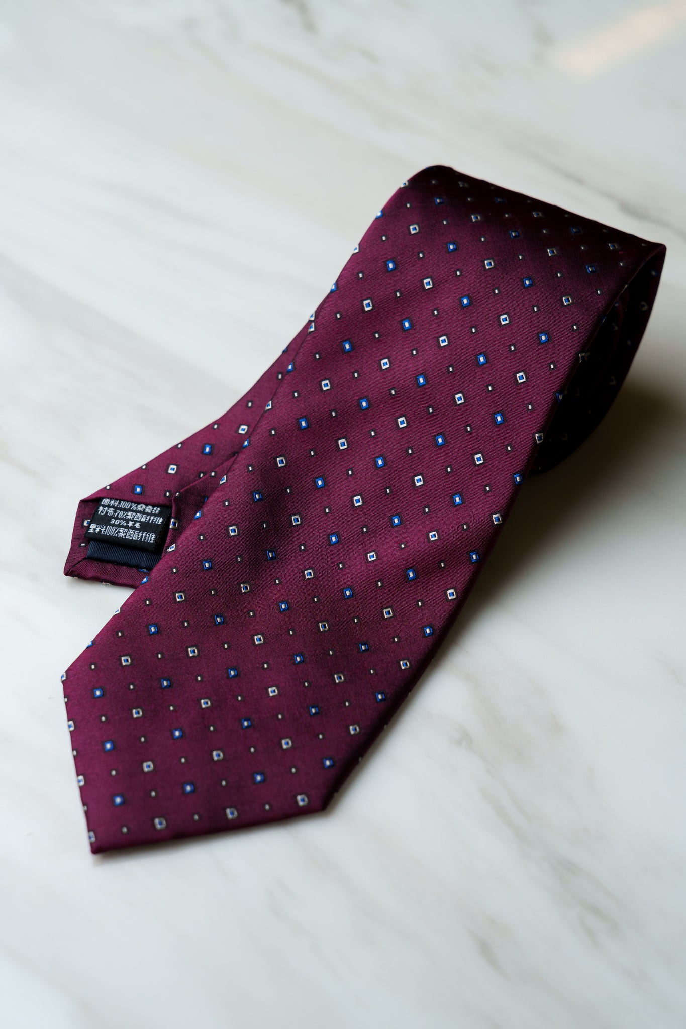 AT173RD Burgundy Red Dots Tie
