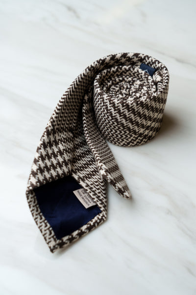 AT184BN Light Brown Houndstooth Tie