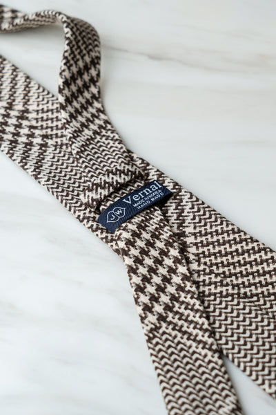 AT184BN Light Brown Houndstooth Tie