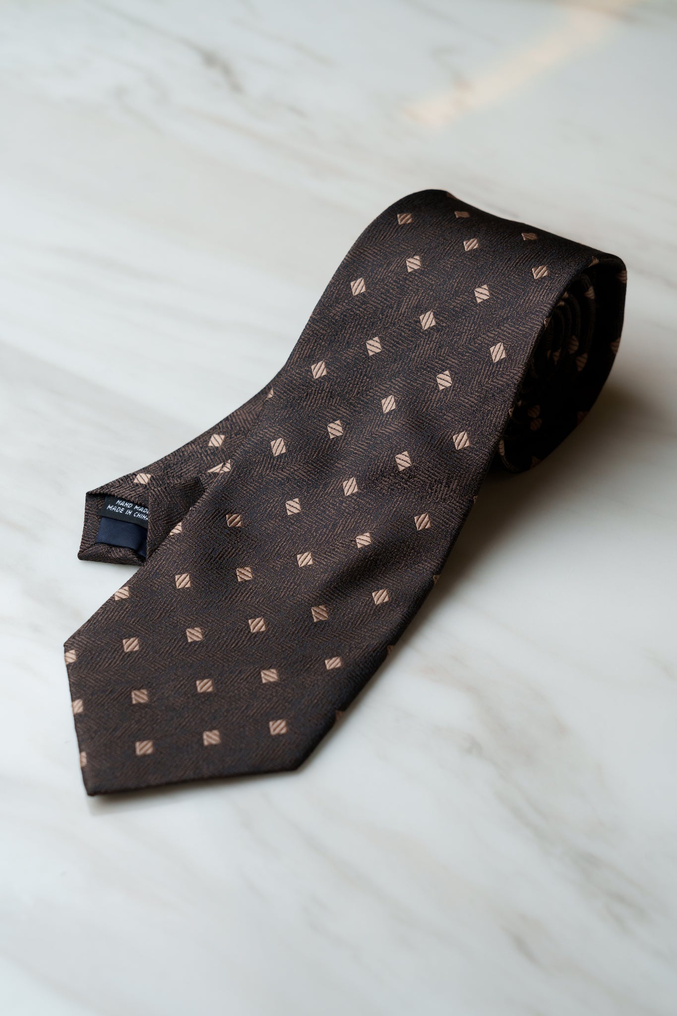 AT187BN Dark Brown Dots Tie