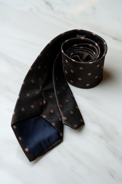 AT187BN Dark Brown Dots Tie