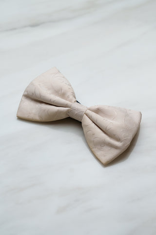 B134WT White Floral Bow Tie