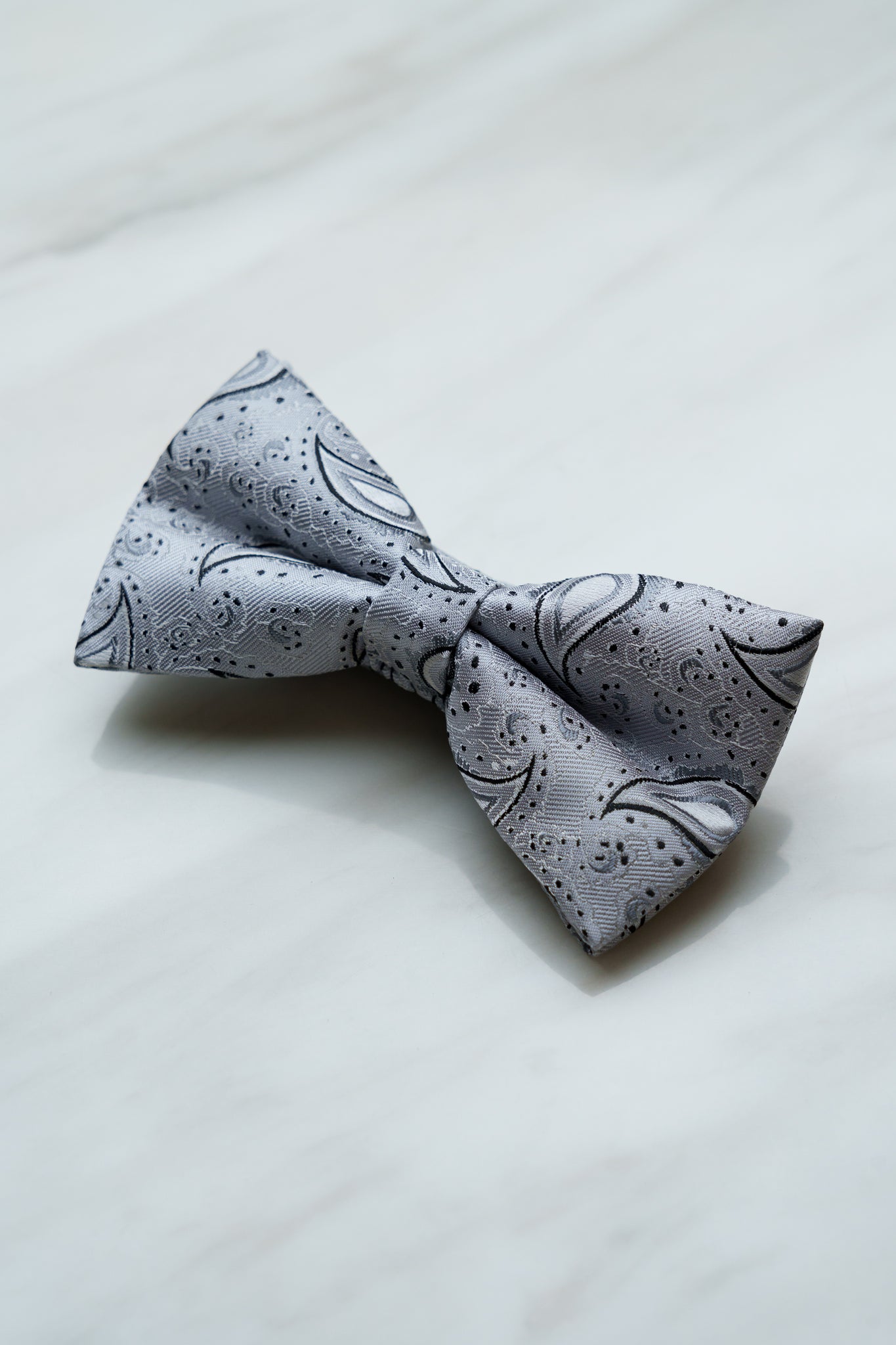 B135GY Grey Paisley Bow Tie