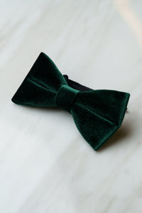 B136GN Green Velvet Bow Tie