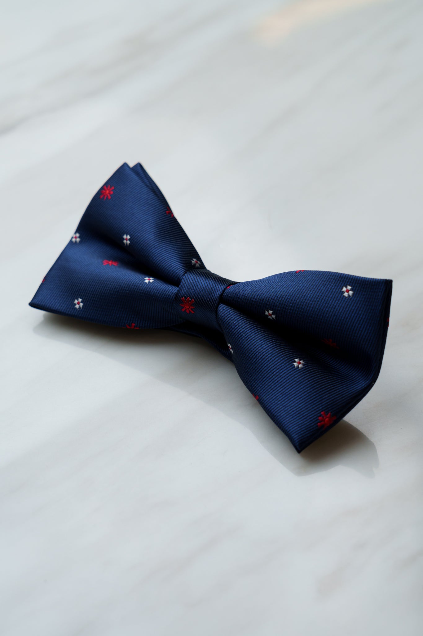 B144BU Blue Dots Bow Tie