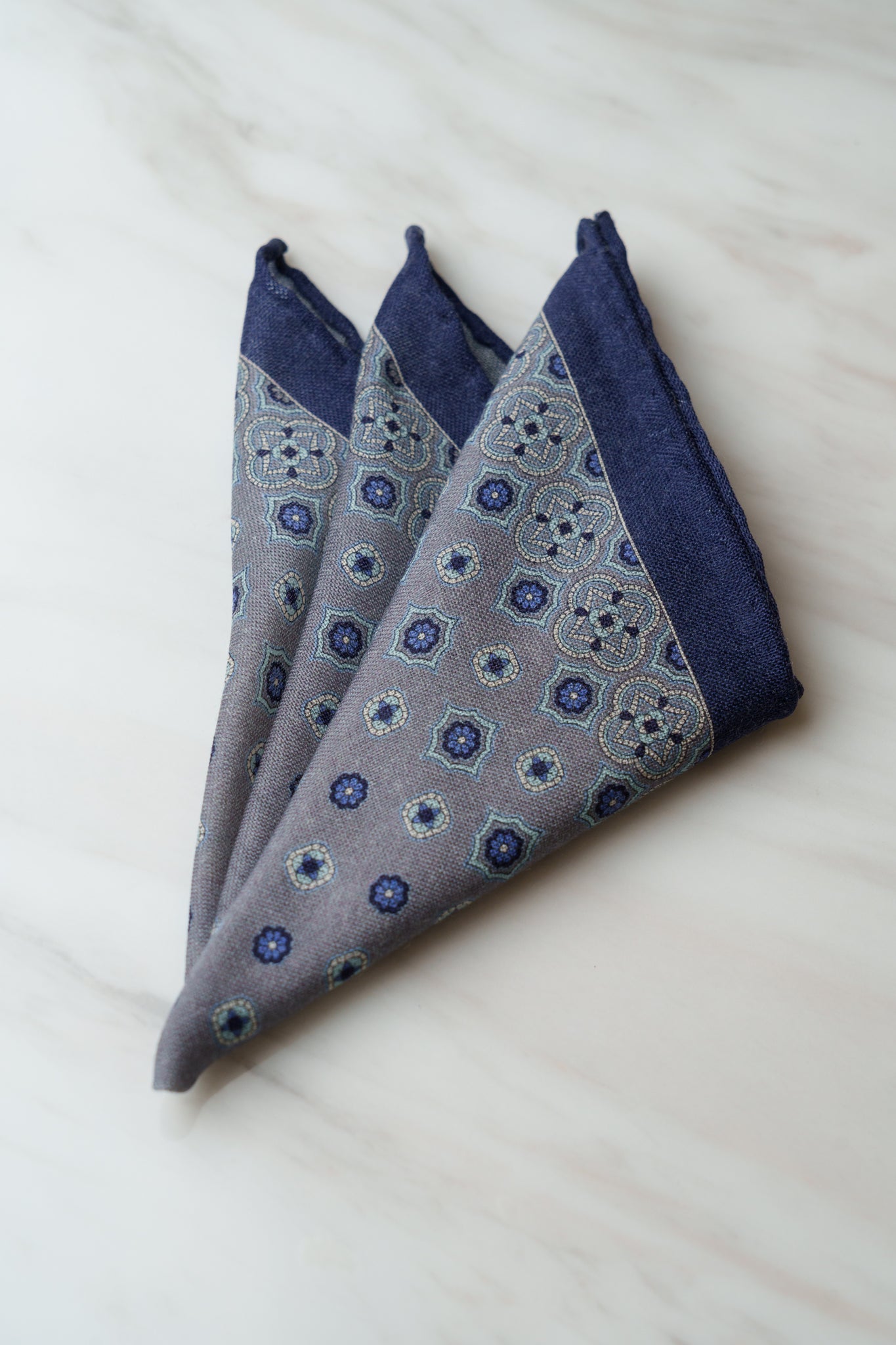 PS059GYBU Grey Florel Pocket Squares With Blue Border