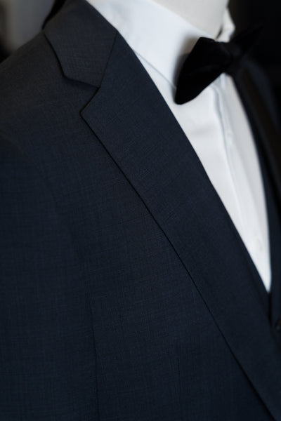 Navy Tuxedo With Satin Shawl / Notch Lapels Suits