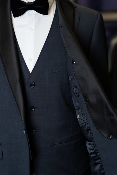 Navy Tuxedo With Satin Shawl / Notch Lapels Suits