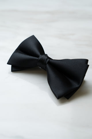 B002BK Balck Satin Bow Tie
