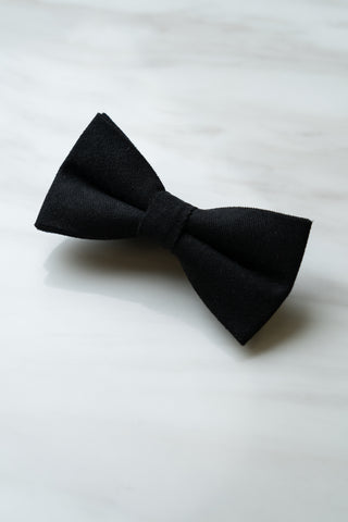 B001BK Black Suede Bow Tie