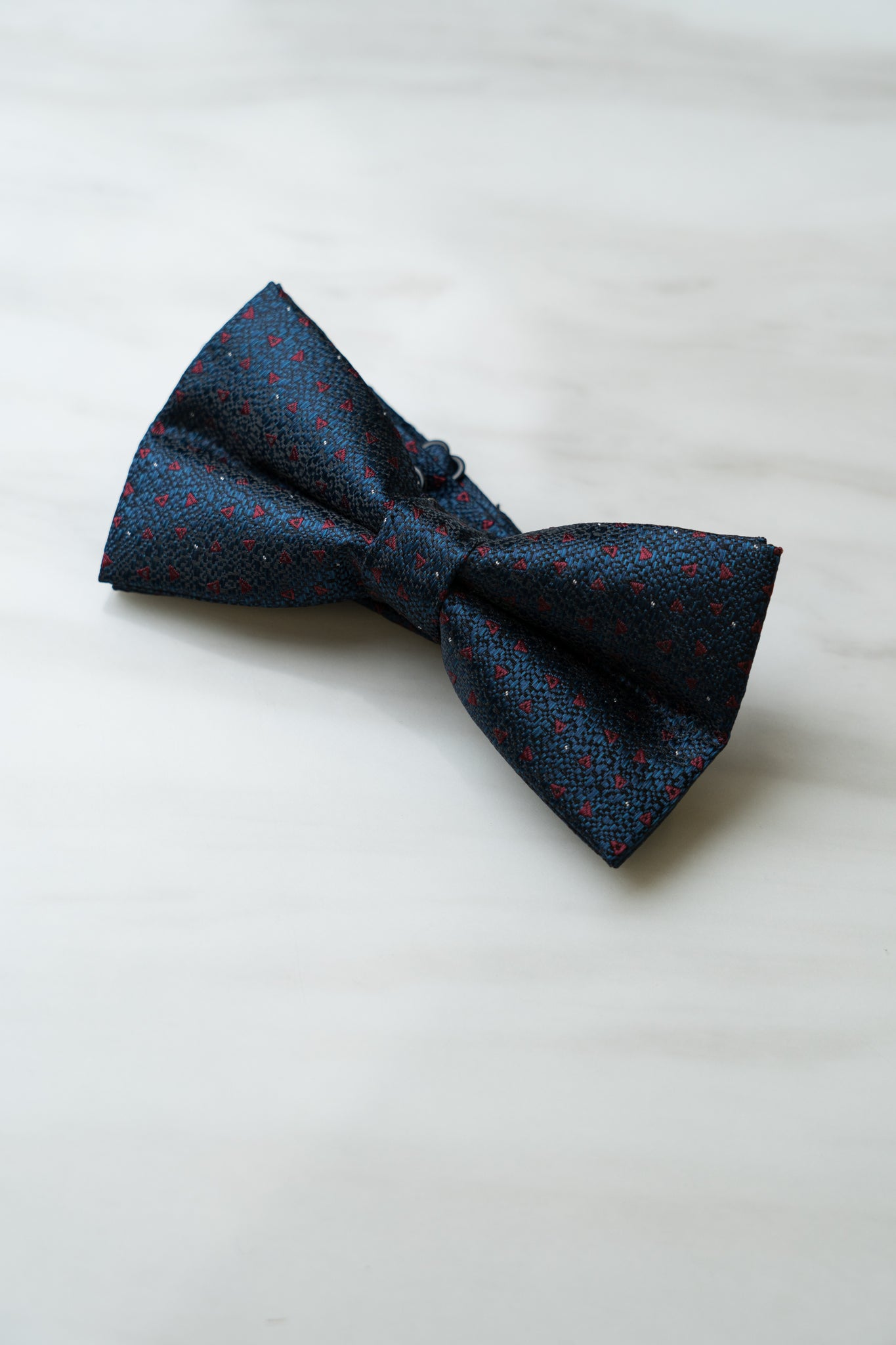 B013BU Dark Blue Floral Bow Tie