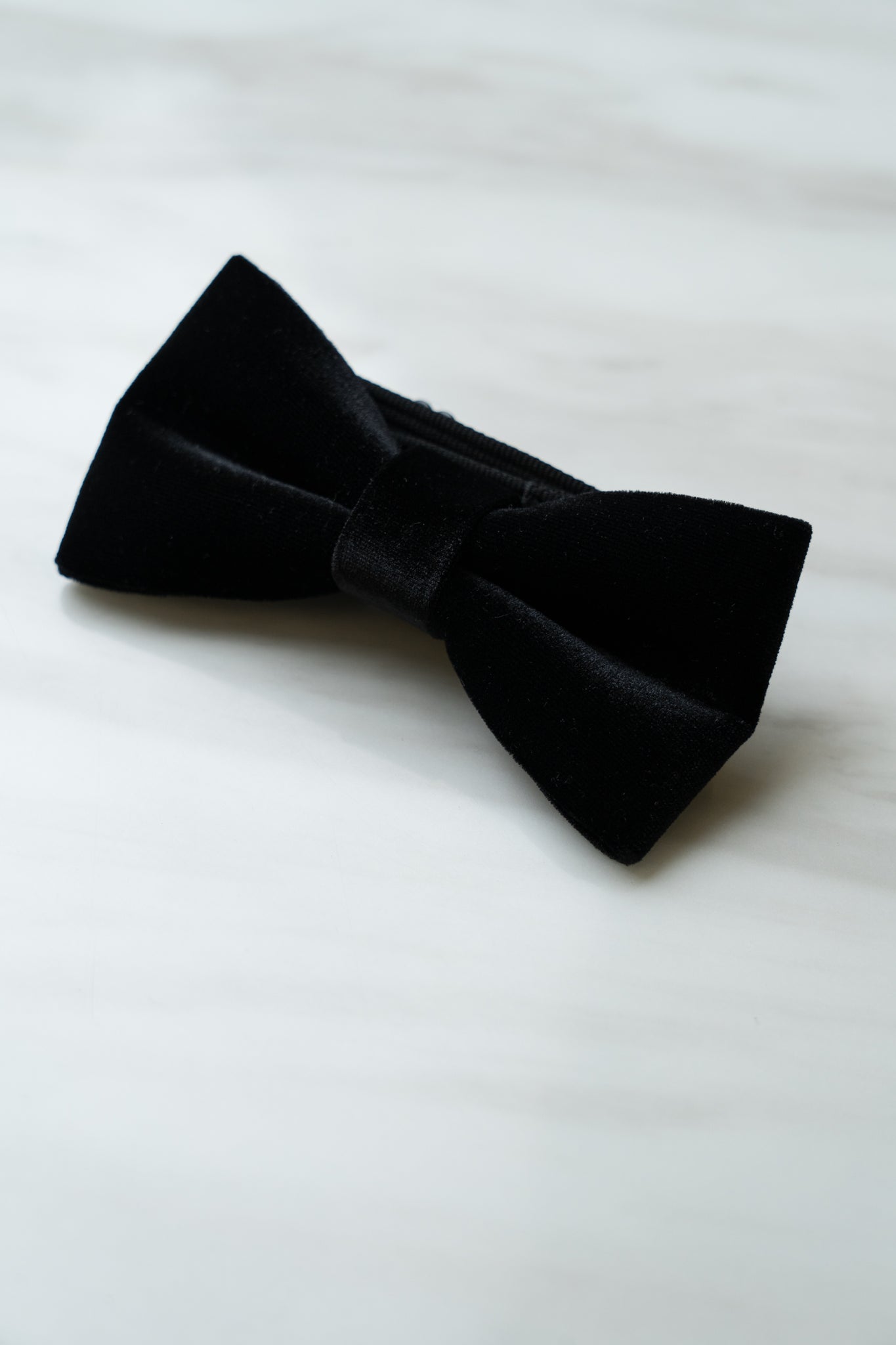 B020BK Black Velvet Bow Tie