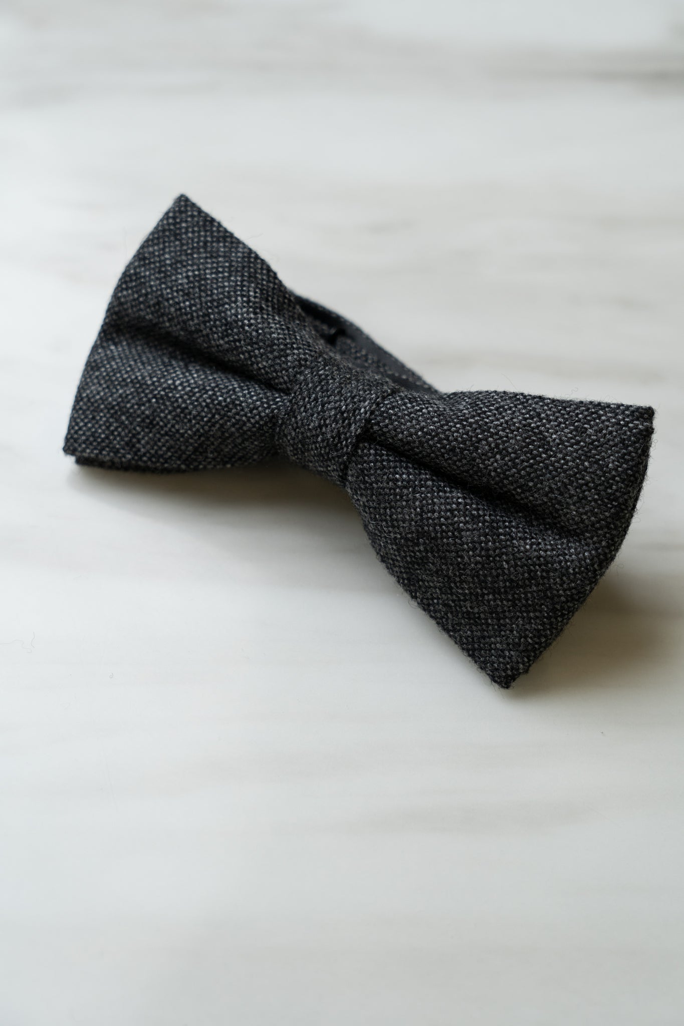 B044GY Dark Grey Tweed Bow Tie