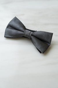 B047GY Grey Paisley Bow Tie