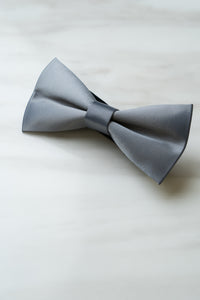 B049GY Light Grey Satin Bow Tie