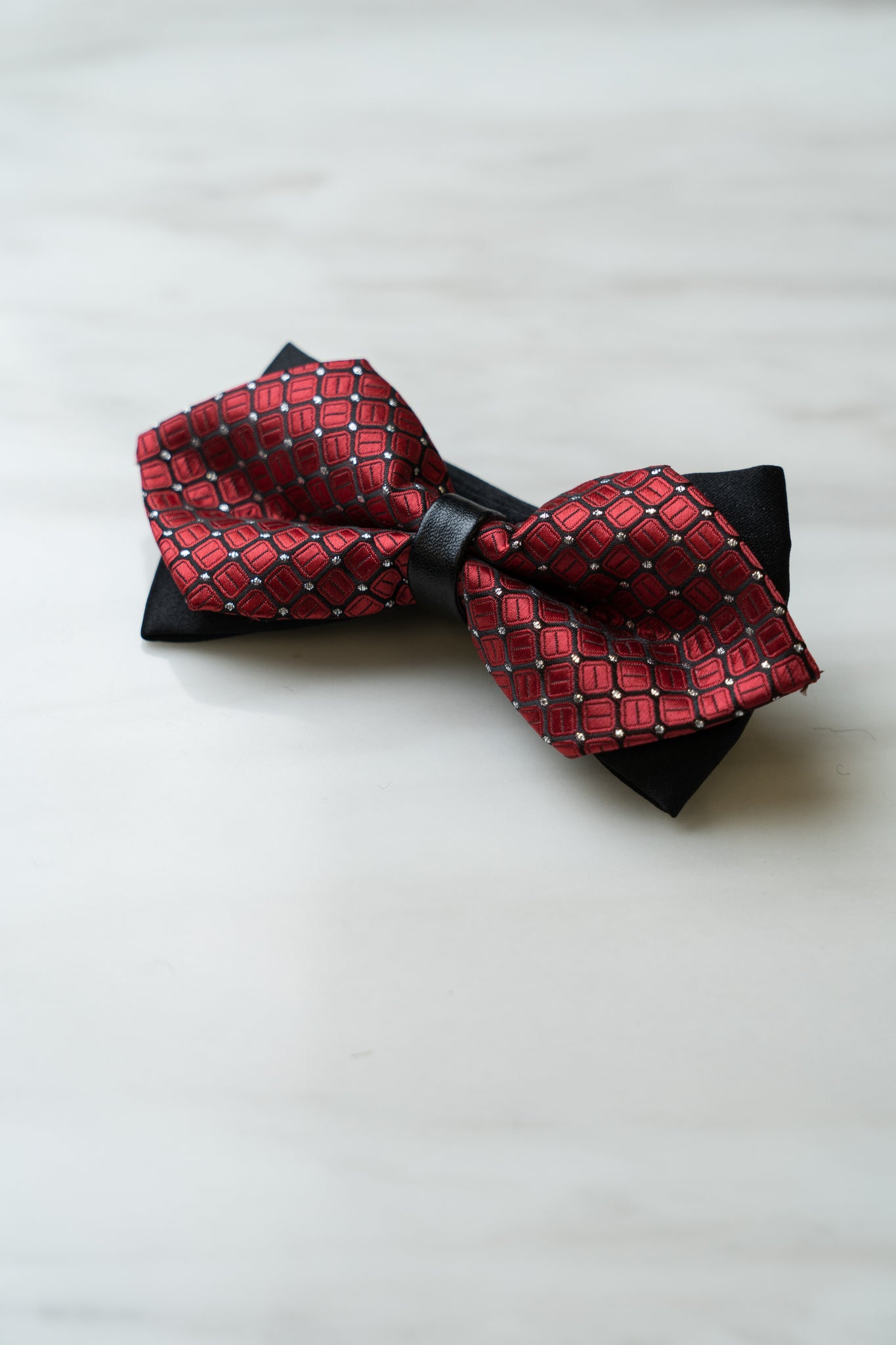 B063RDBK Red/Black Check Bow Tie