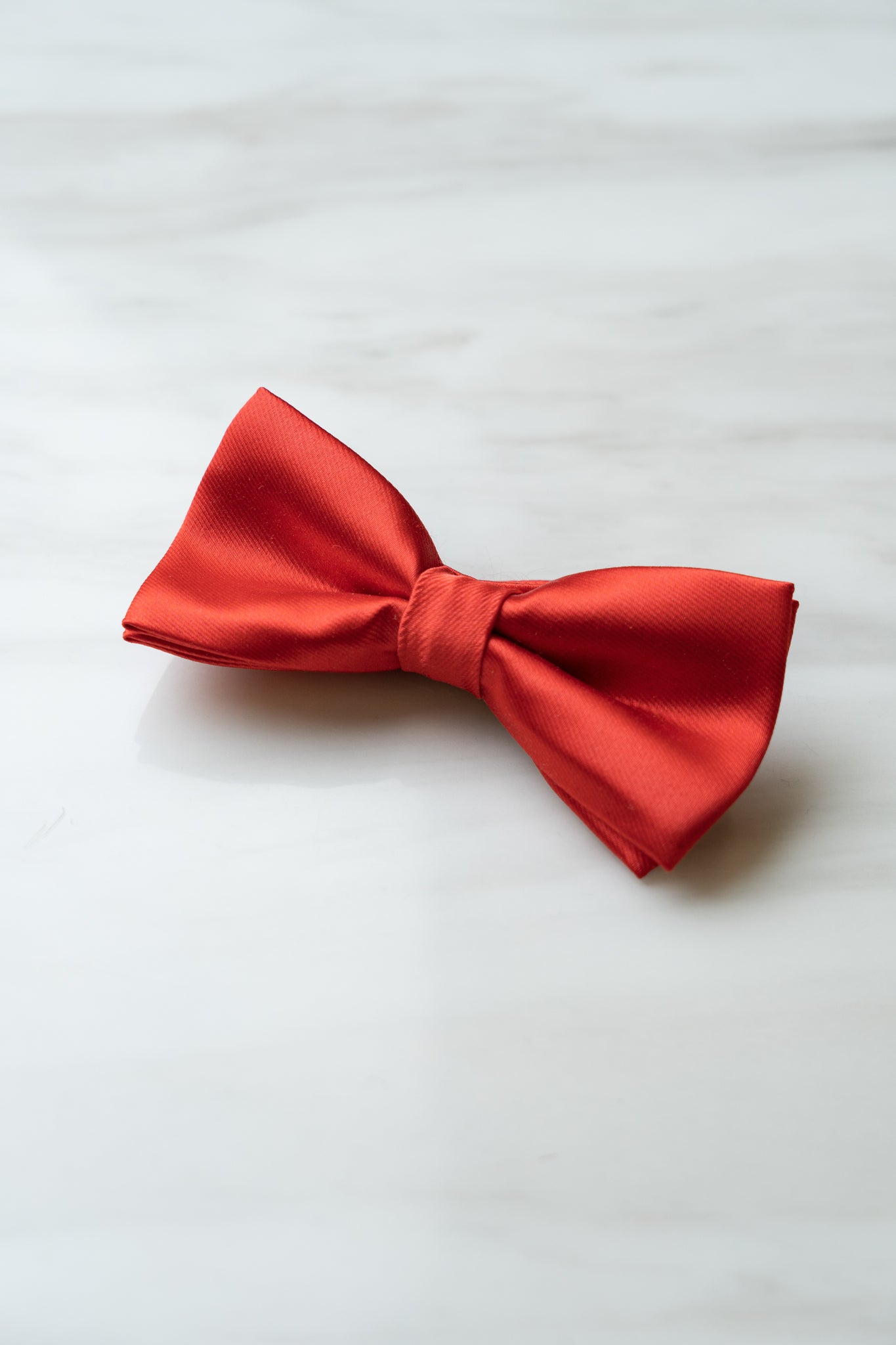 B072RD Red Satin Bow Tie