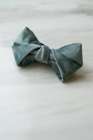 B084GN Green Velvet Bow Tie