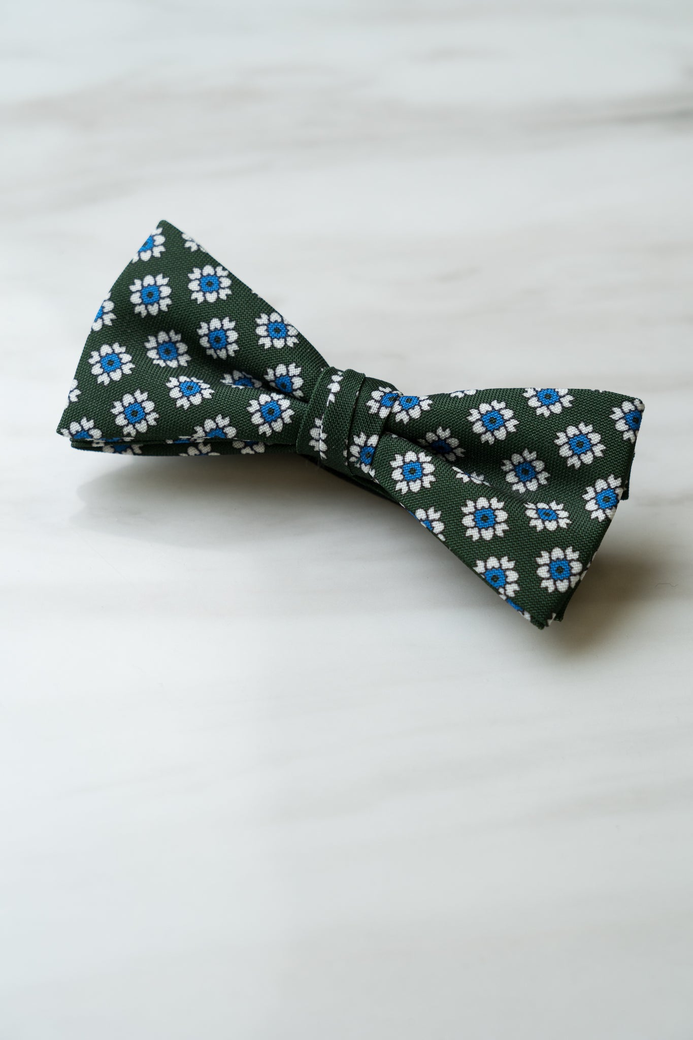 B088GN Green Floral Bow Tie