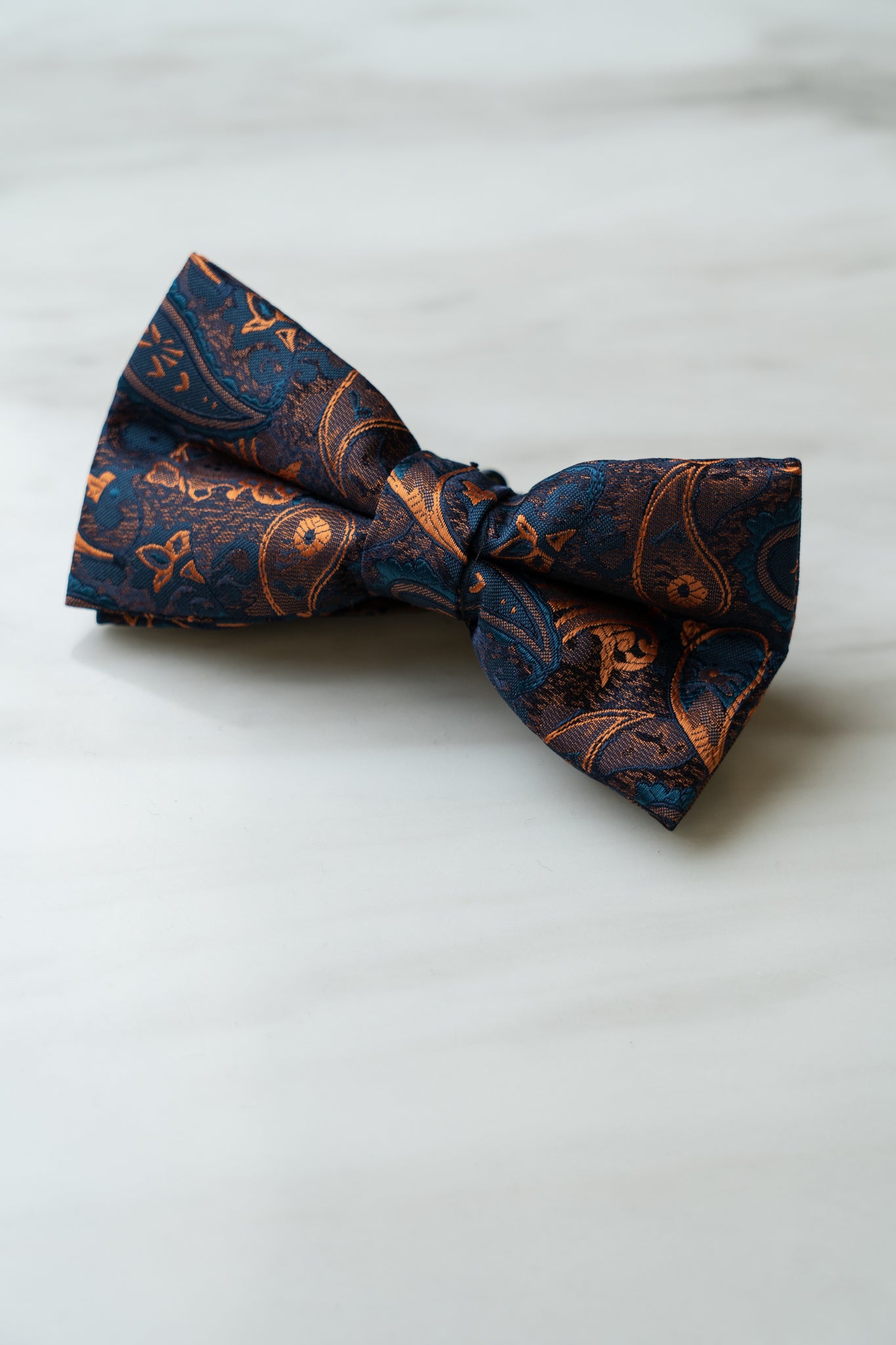 B121ORBU Orange/Blue Paisley Bow Tie