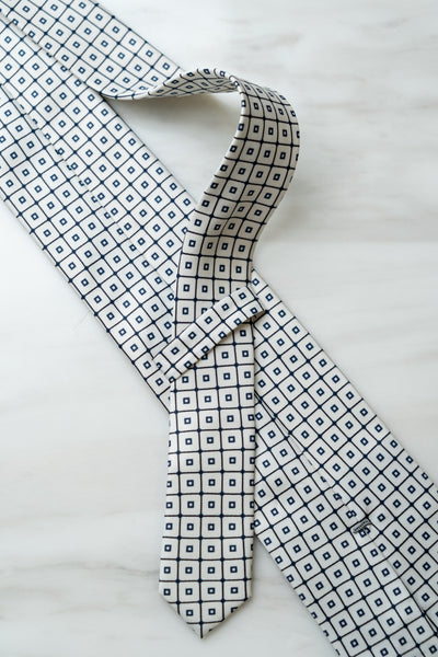 AT003WT White Check Tie