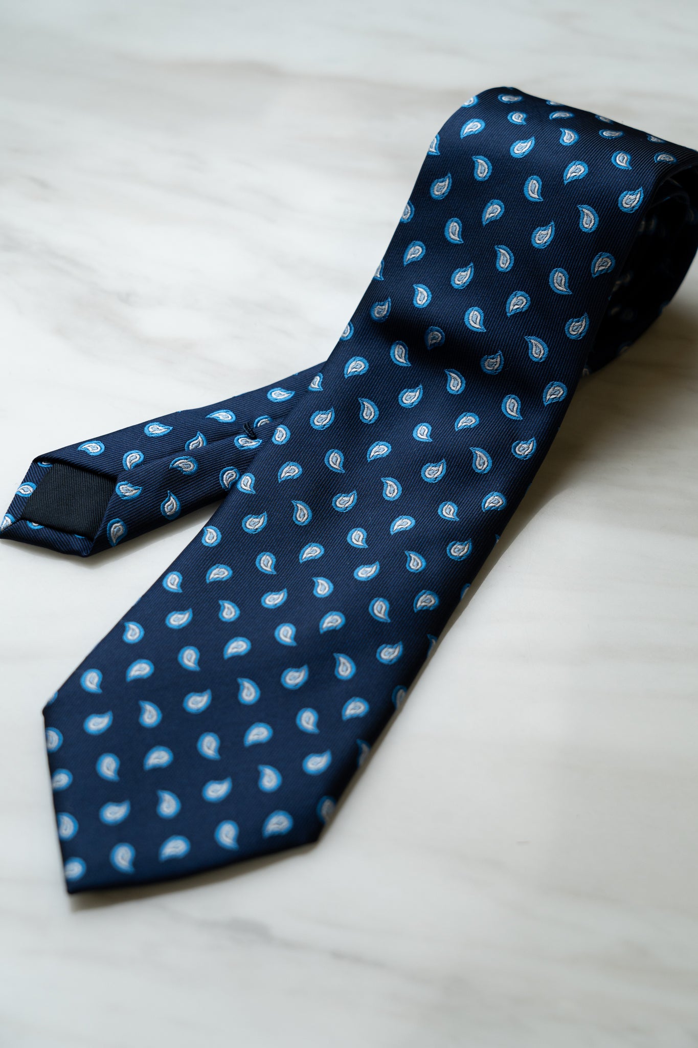 AT007BU Blue Dots Tie