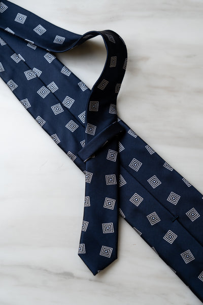 AT020NY Navy Blue Floral Tie