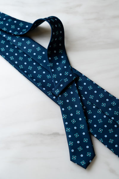 AT026BU Blue Dots Tie