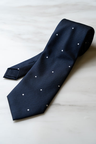 AT029BU Dark Blue Dots Tie