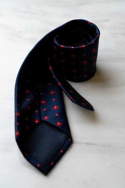 AT030BU Dark Blue Dots Tie