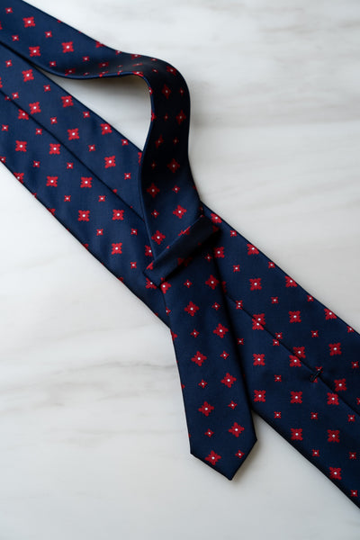 AT030BU Dark Blue Dots Tie