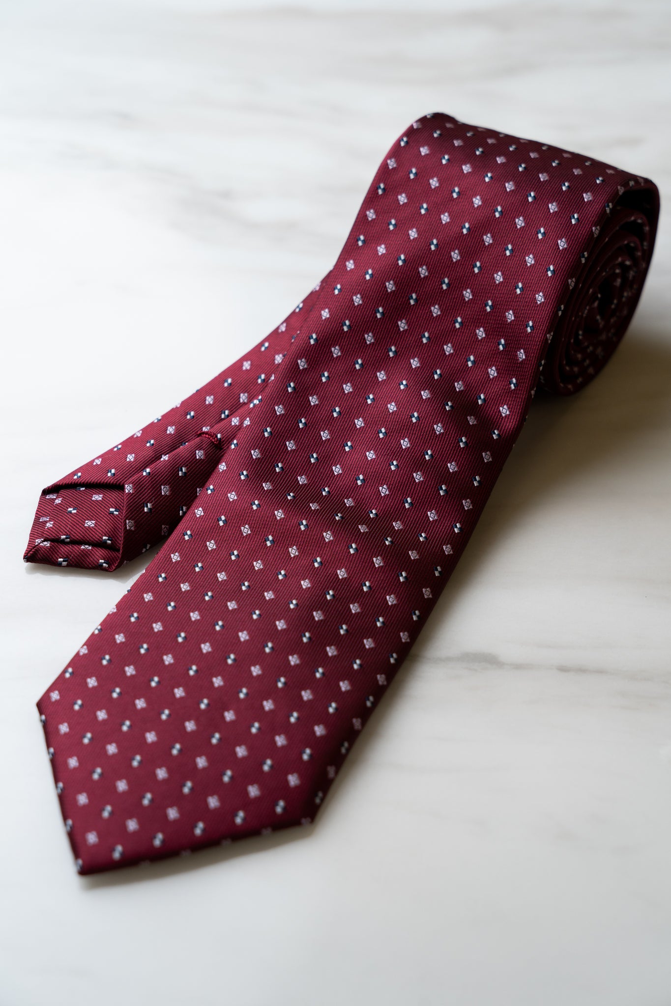 AT034RD Red Dots Tie