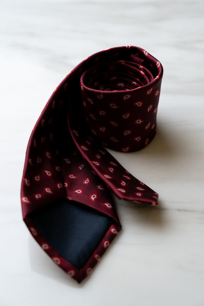 AT039RD Red Dots Tie