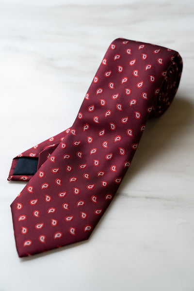 AT039RD Red Dots Tie