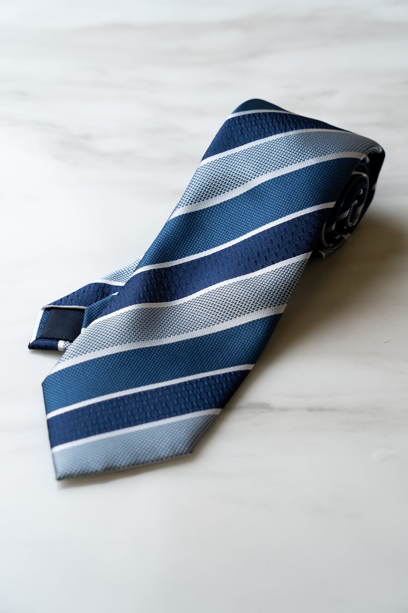 AT053BU Light Blue Stripe Tie