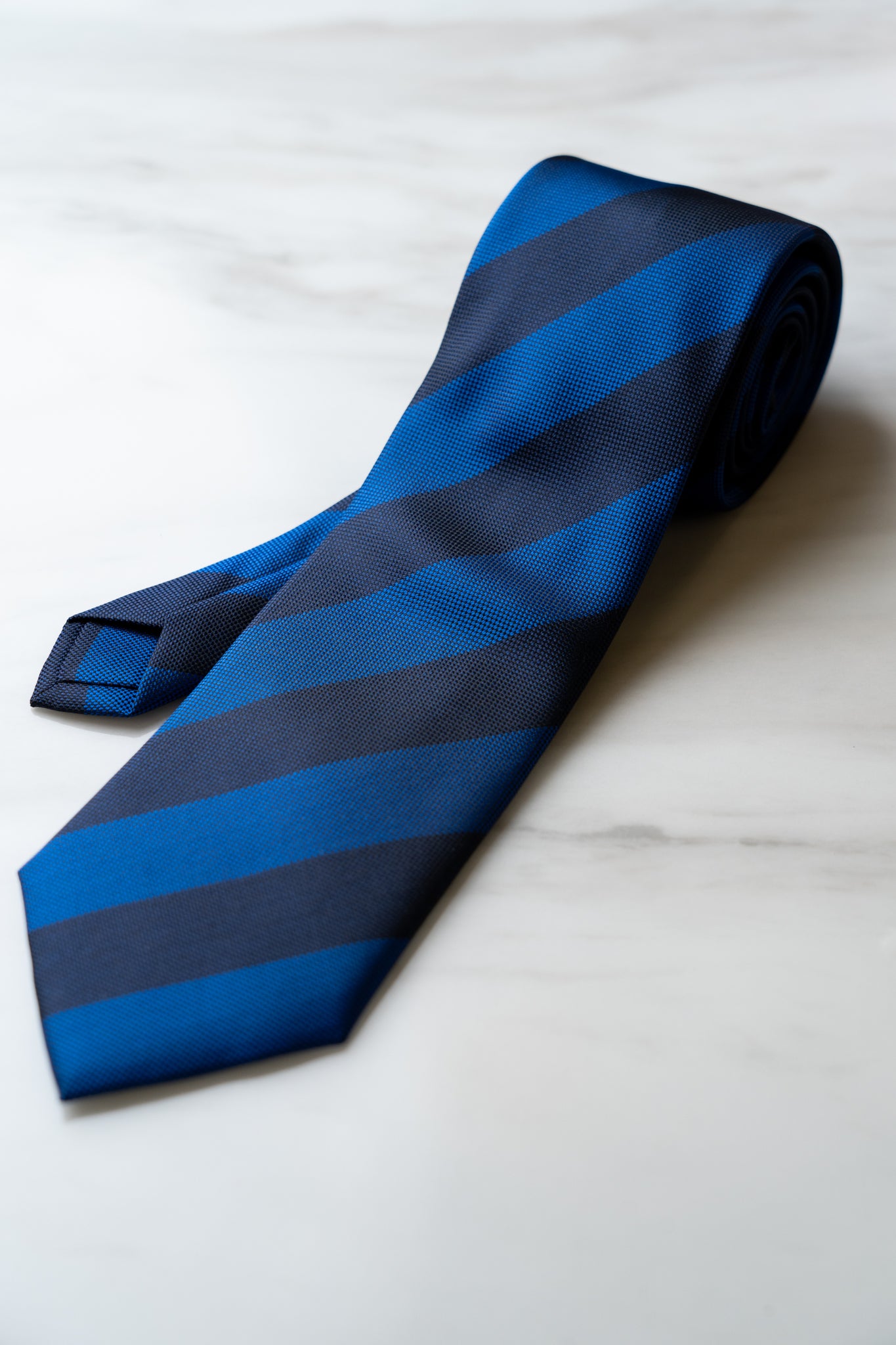 AT055BU Dark Blue Stripe Tie