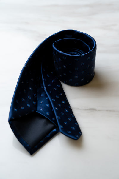 AT061BU Blue Dots Tie