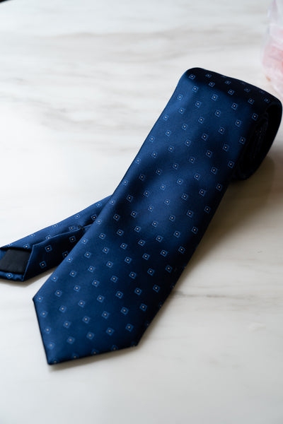 AT061BU Blue Dots Tie