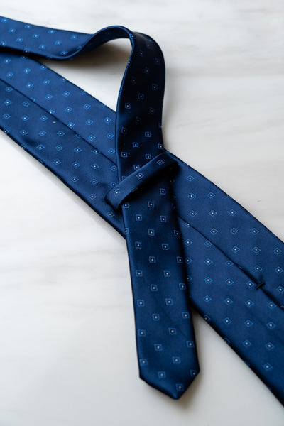 AT061BU Blue Dots Tie