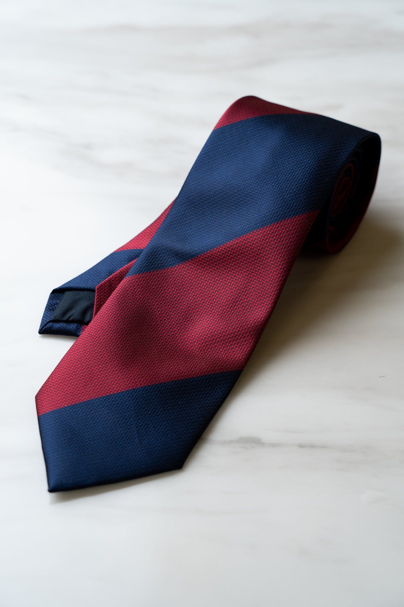 AT063BURD Blue/Red Stripe Tie