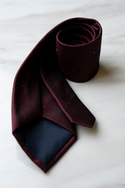 AT076RD Red Dots Tie
