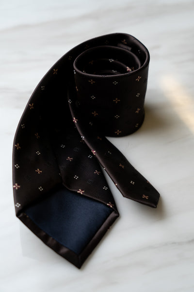 AT087BN Brown Dots Tie