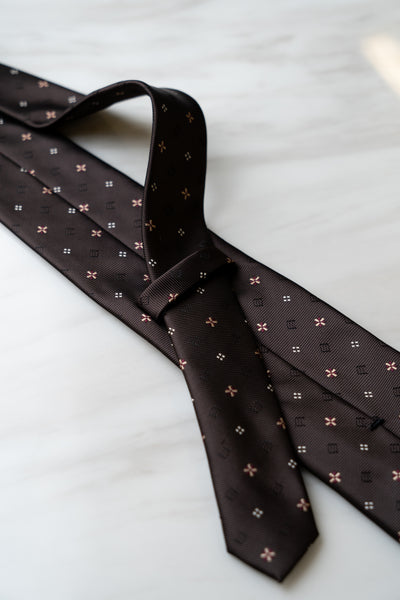 AT087BN Brown Dots Tie