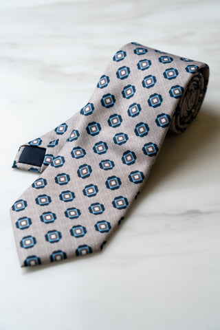 AT090GY Light Grey Floral Tie