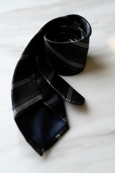 AT093GY Grey Stripe Tie