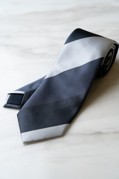 AT094GY Grey Stripe Tie