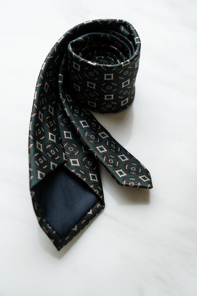 AT104GN Dark Green Floral Tie