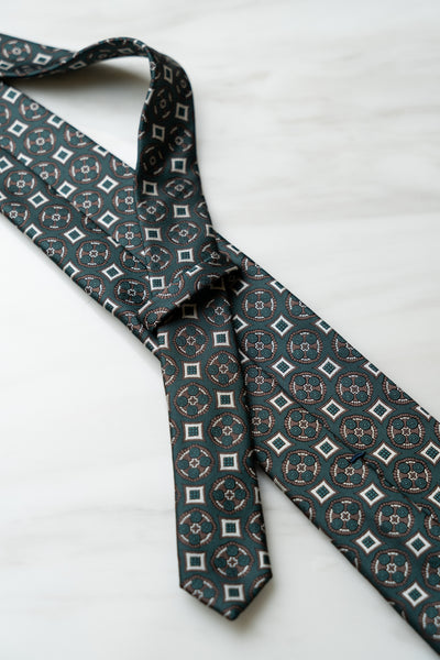 AT104GN Dark Green Floral Tie