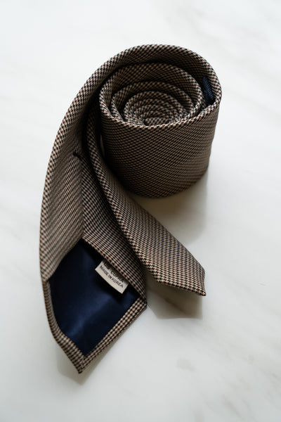 AT119BN Brown Houndstooth Tie