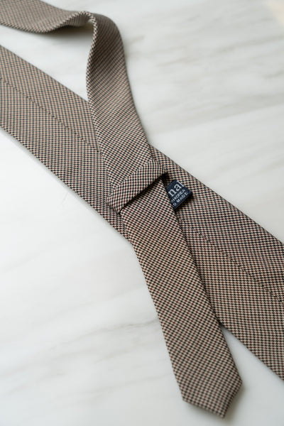 AT119BN Brown Houndstooth Tie